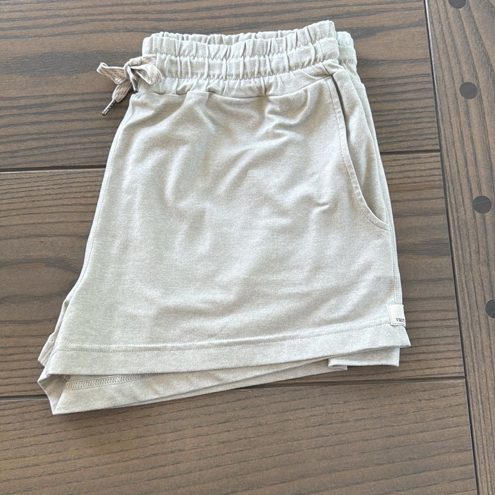 Vuori performance halo shorts